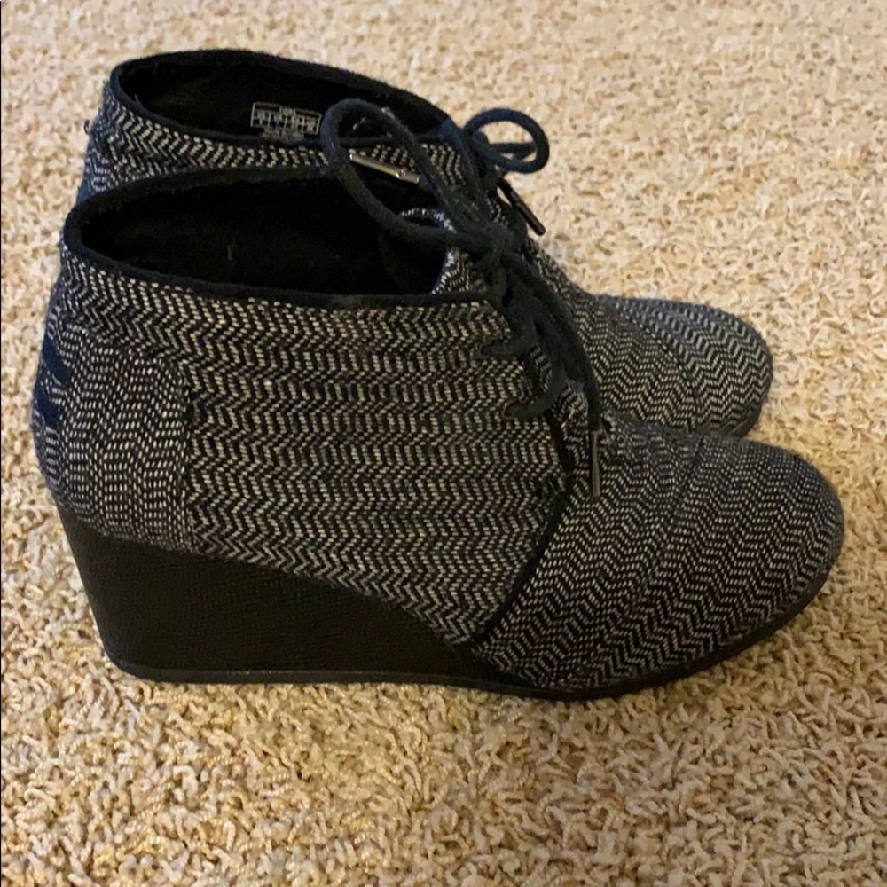 Toms wedge booties